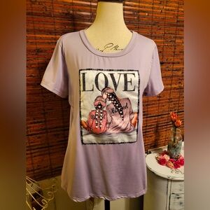 Lavender Graphic Tee

No Size Tag

Pit to pit 23”
Shoulder to hem 25”